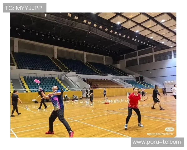 赛后分析:上海羽毛球队与北京羽毛球队的协作与战术对比探讨 赛后分析:上海羽毛球队与北京羽毛球队的协作与战术对比探讨